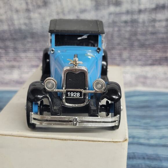 Die-cast 1928 Chevy AB Roadster detailed blue and black - Picture 5 of 10